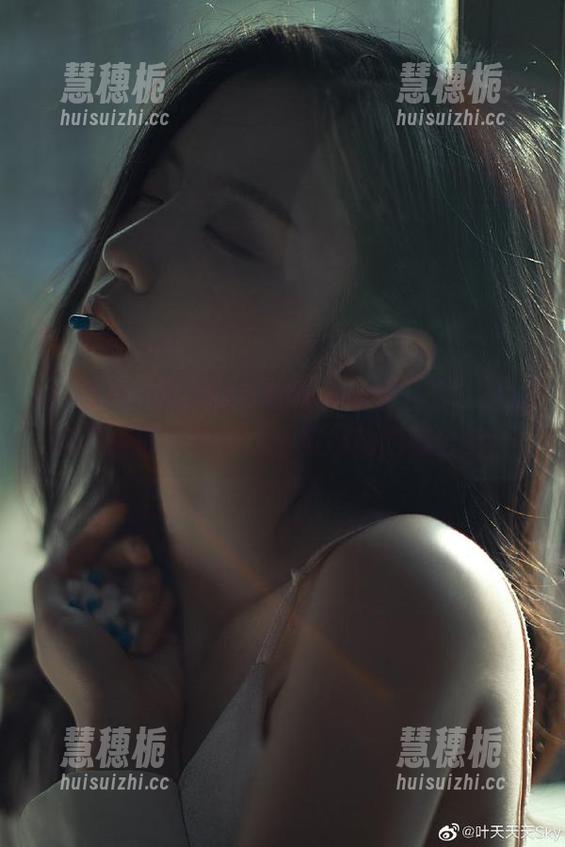155.fun 在155.funcom的首页,让我忍不住停下来看这个瓜攒动的舞台秀!