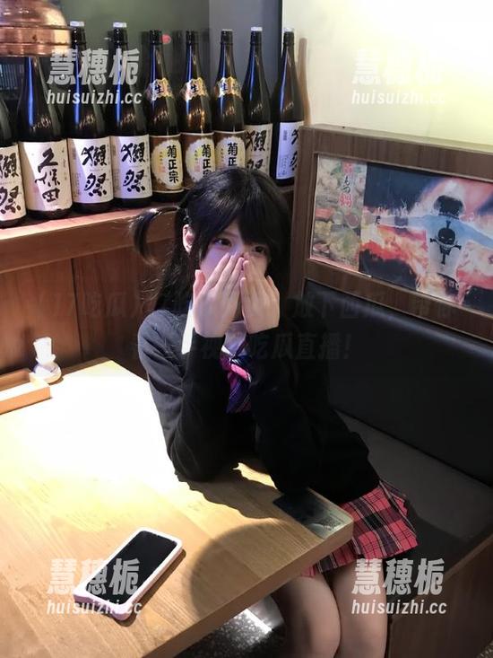17吃瓜网页：放下西瓜，带你看一手视频吃瓜直播！