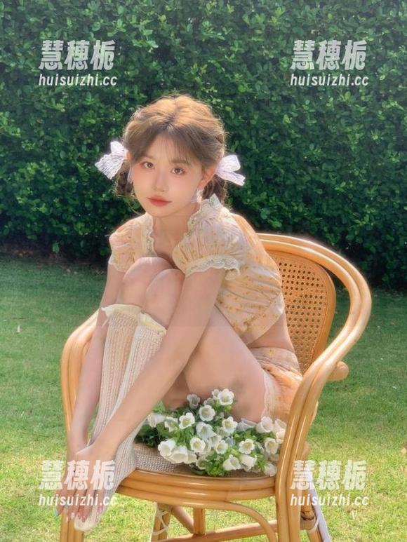 吃瓜的最佳入口在“17吃瓜中心”，快来搭个把手，将我心彻底打开。