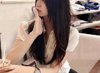 忍不住滑到51吃瓜fun官网，怎么又是这档事？