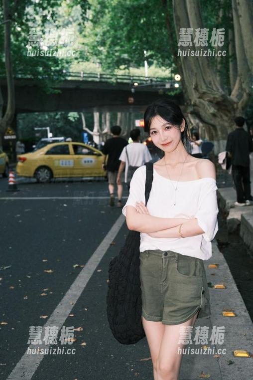 看66吃瓜51视频的我，心里默默打着问号，哈哈！