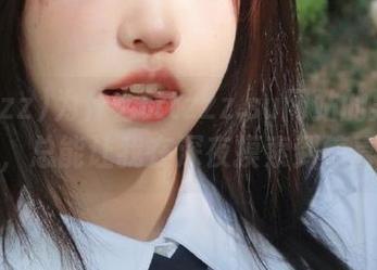 为什么tttzzz.su网站的黑料入口，总能让我在深夜摸索到惊喜？