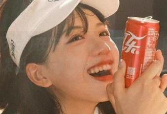 在安卓上玩吃瓜天堂，身体在沙发上，心却飞到了八卦的宇宙！