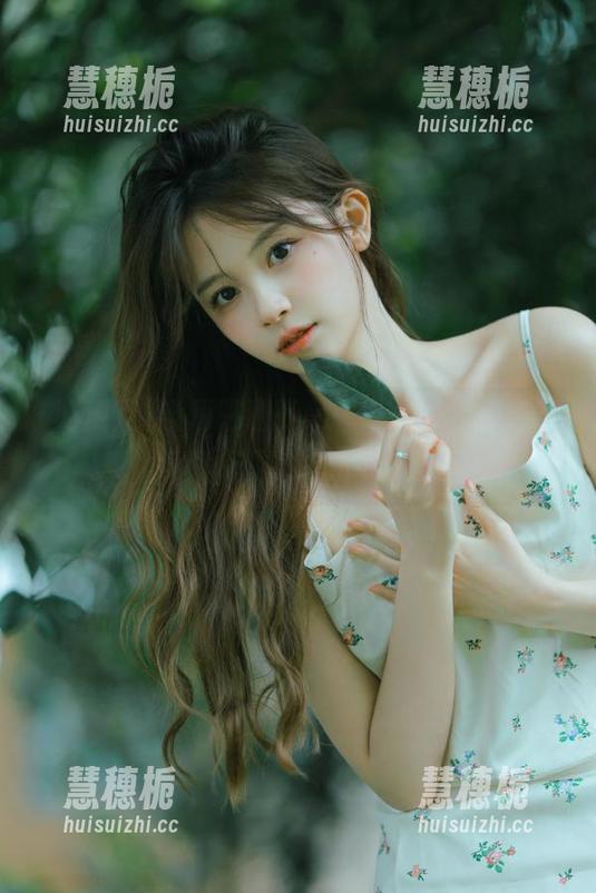 当朝阳洒下第一缕光，我捧着吃瓜网资源，心情美丽！