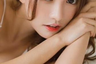 办公室的吃瓜小乐趣，吃瓜黑料网页网址送上，劝你别太认真哦