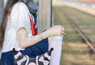 观看扒哥黑料，突如其来的疑问：这是正品还是仿制品呢？