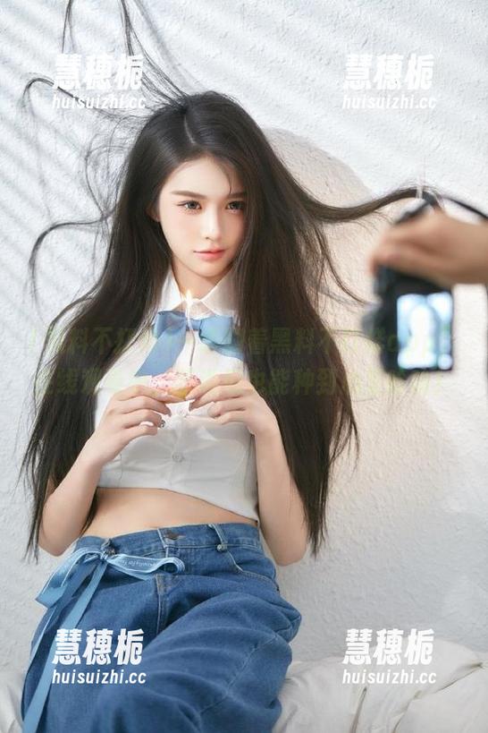 黑料不打烊 一边刷着黑料不打烊app,在线观看中,听说瓜也能种到心里哈哈!