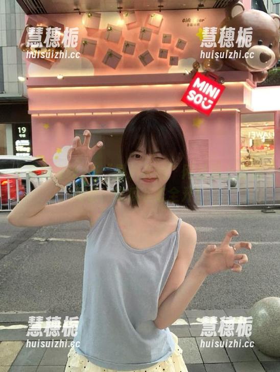 当“黑料在线”网址遇上播放按钮，吃瓜状态全开！