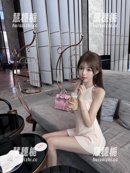 黑料社app让你的八卦养成术更进一步，记得收藏心水内容。