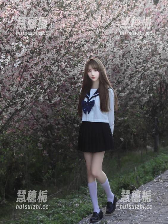 下载www.黑料社区，每天你的八卦不再缺席！